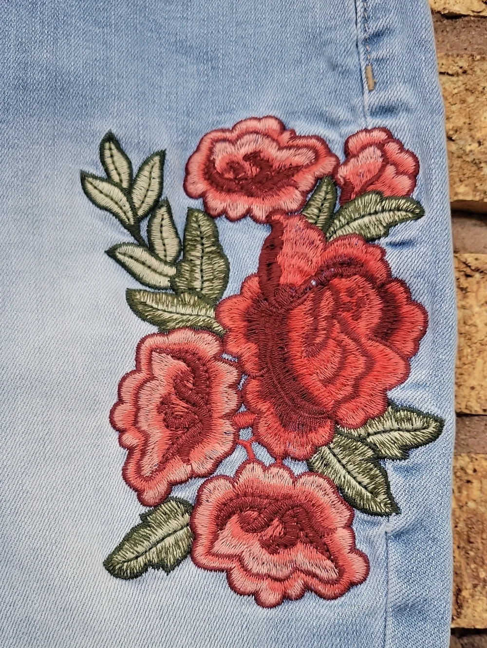 a.n.a Skinny Ankle Floral Embroidery Light Wash Denim Jeans Size 27